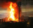 Lewis Hamilton, victorie la Bahrain, într-un Mare Premiu marcat de un incident grav: mașina lui Romain Grosjean a luat foc