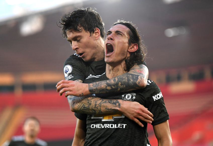 Manchester United s-a impus în deplasarea de la Southampton, scor 3-2. Edinson Cavani a marcat o „dublă” în finalul partidei.