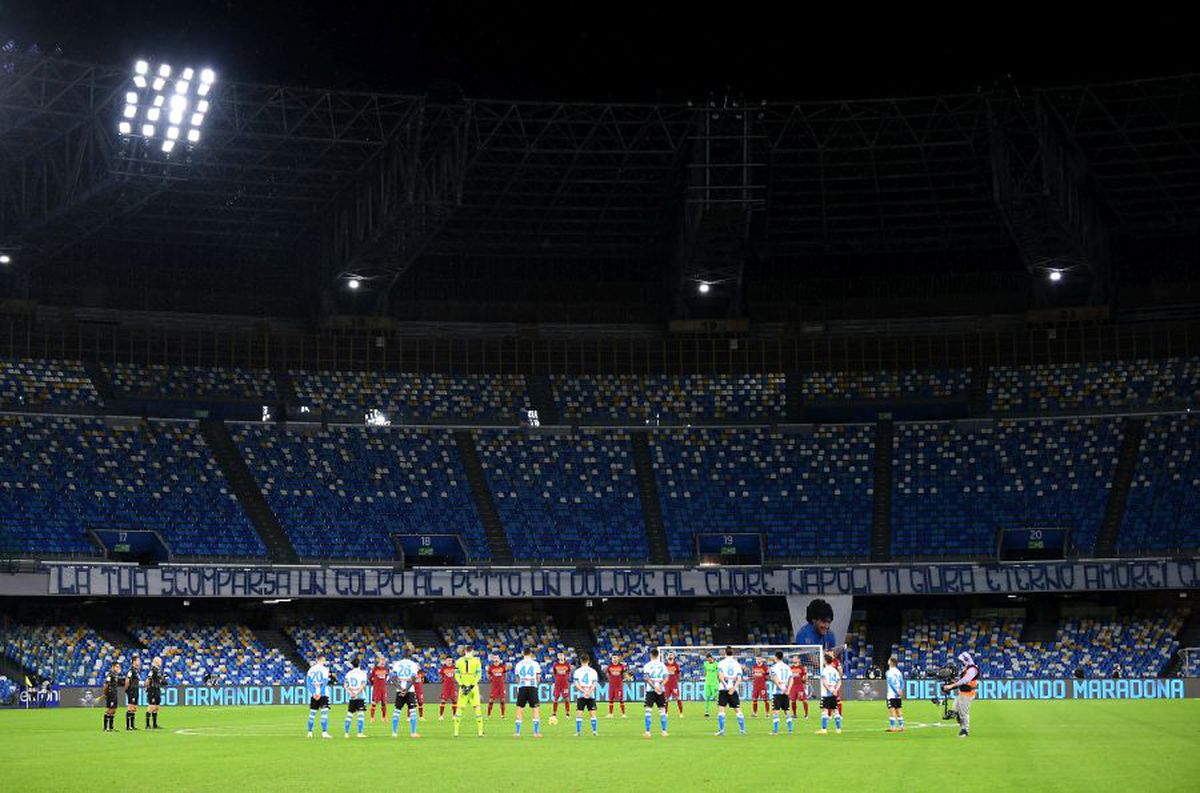 Napoli - AS Roma, meci plin de emoții, oprit în minutul 10 pentru Maradona » Gestul căpitanului Insigne după gol