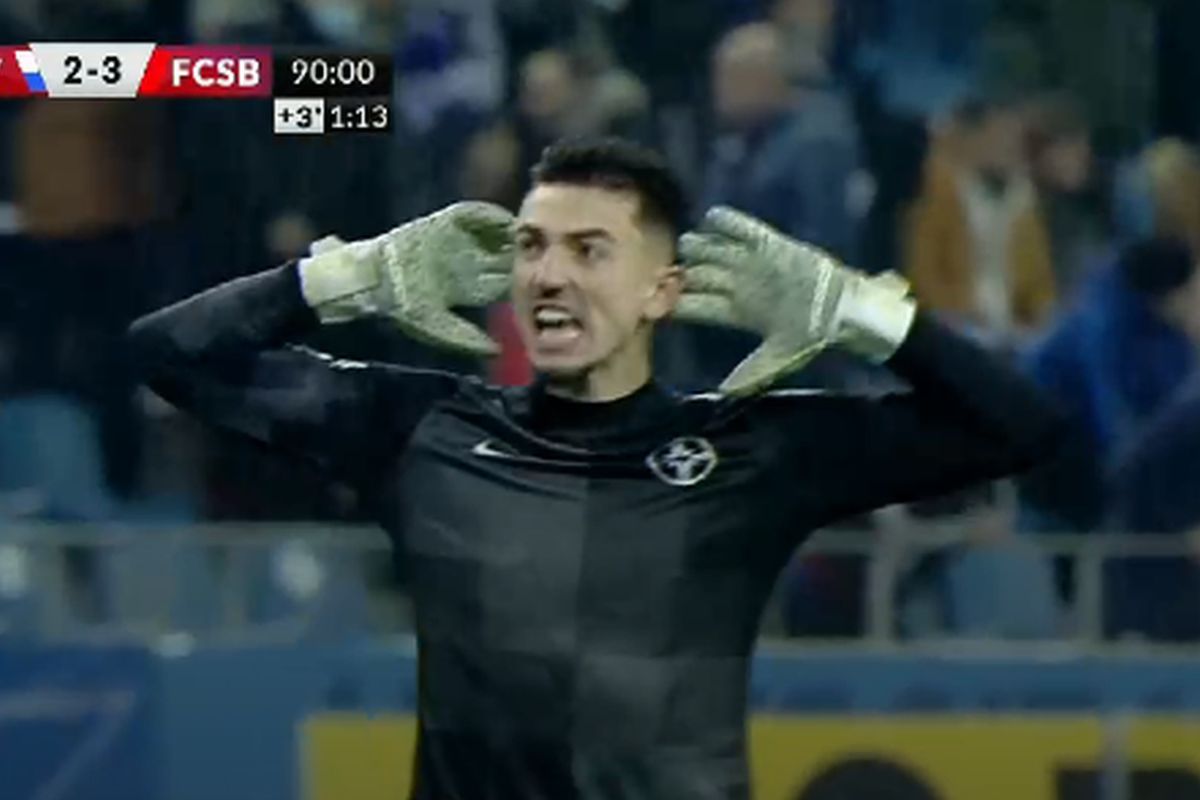 Andrei Vlad, gest spre fani în CSU Craiova - FCSB