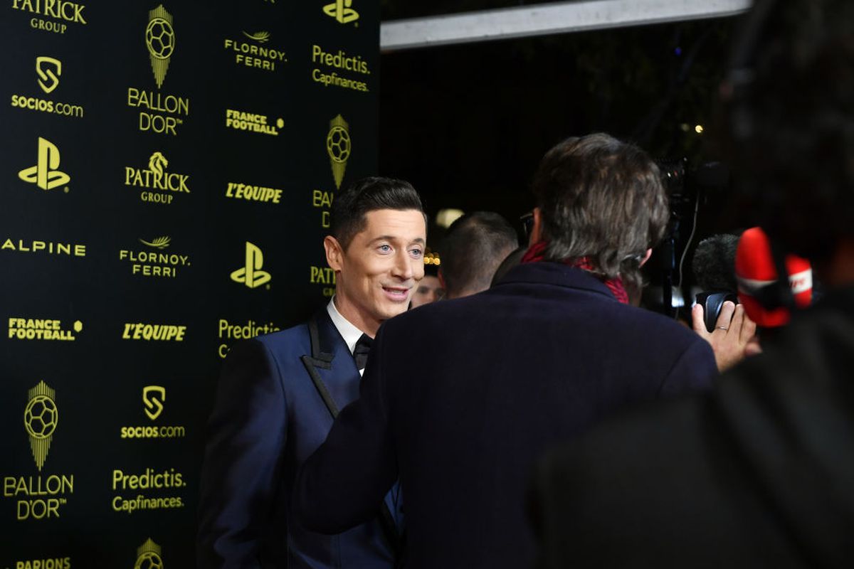 Cum a fost surprins Robert Lewandowski, în momentul în care Messi era anunțat câștigător al „Balonului de Aur” » Mesajul din miez de noapte al polonezului