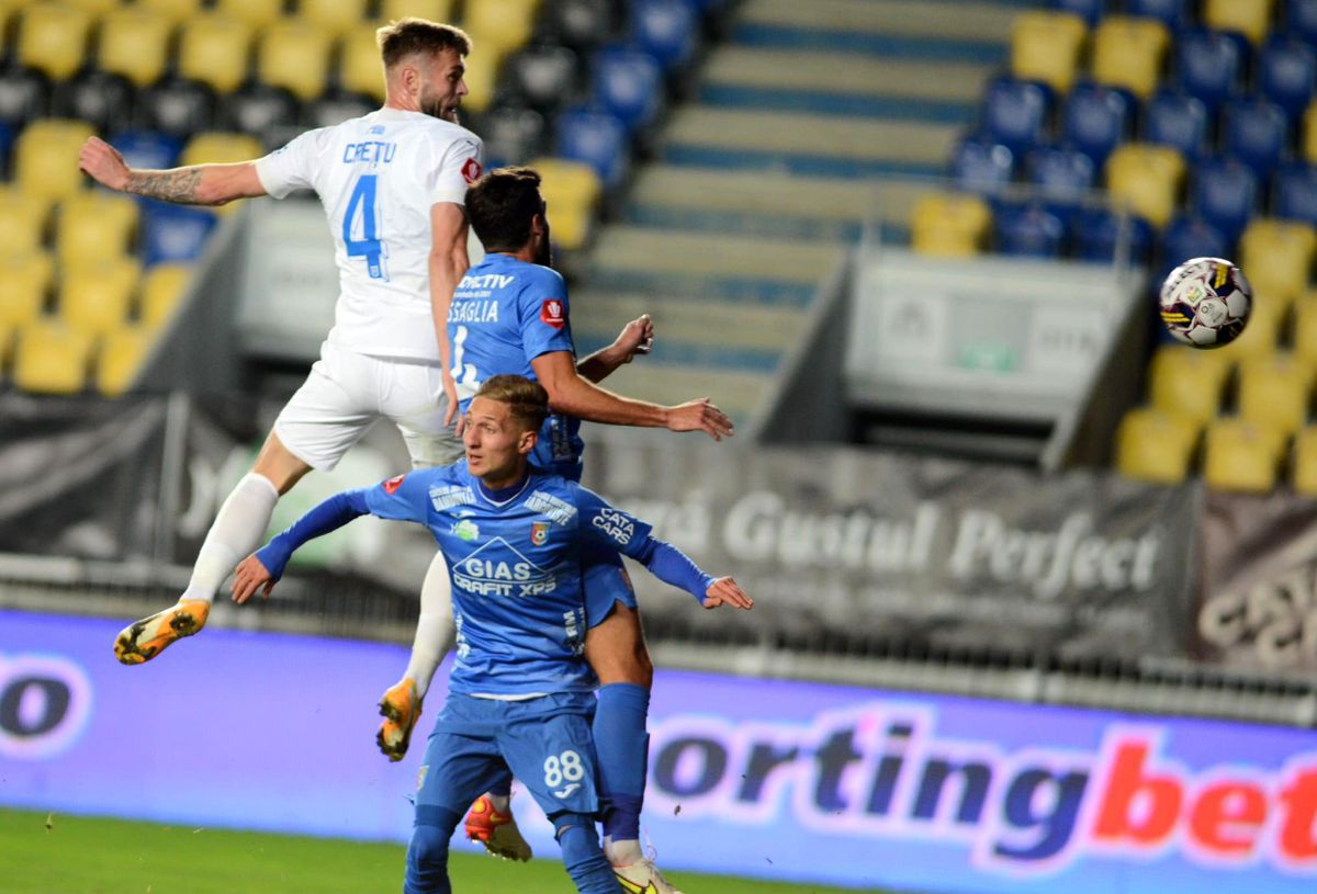 CS Universitatea Craiova a condus aproape tot meciul, dar a comis-o pe final! Doar egal cu Chindia, după un final dramatic