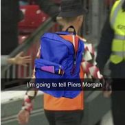 Fanii l-au „acuzat” pe lusitan că va merge să-i „raporteze” întâmplarea lui Piers Morgan, jurnalistul în fața căruia s-a destăinuit înainte să fie concediat de Manchester United.