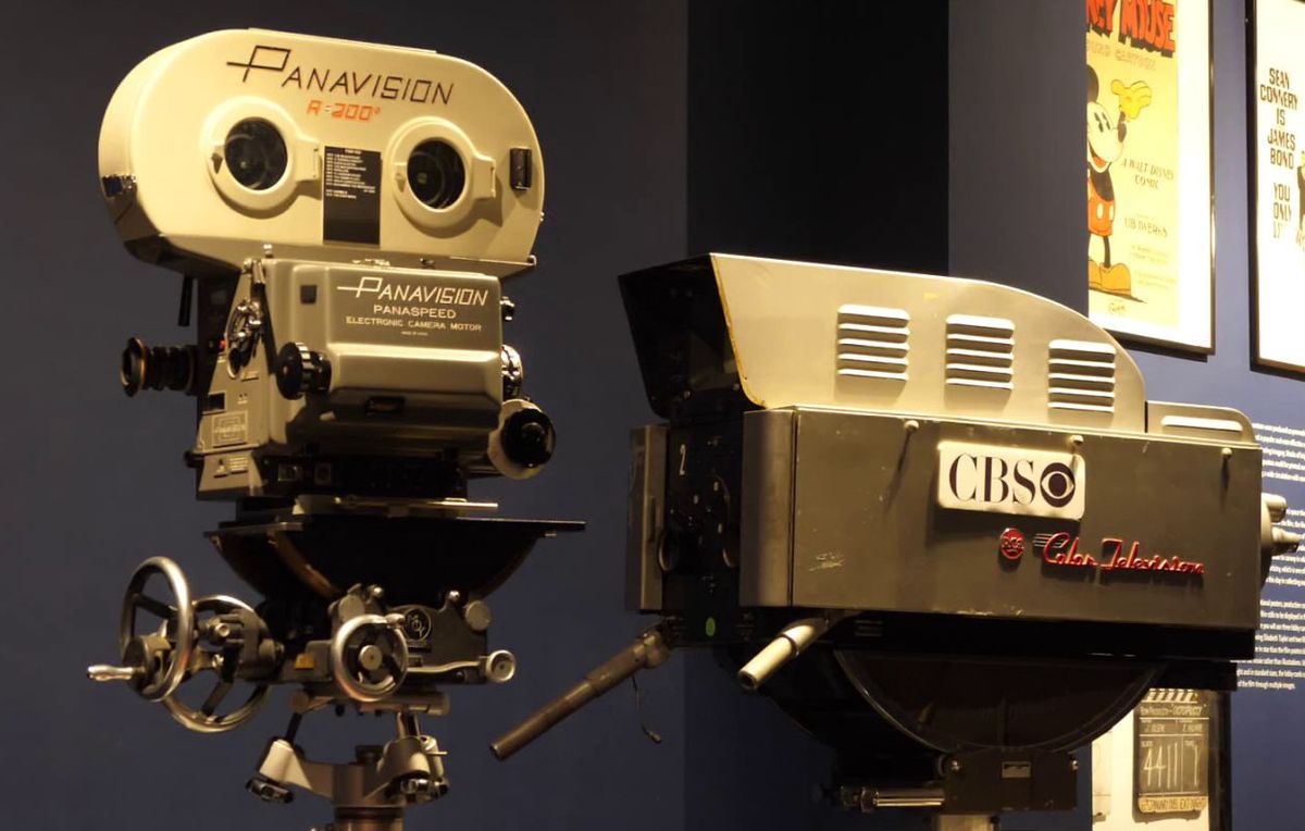 Artă la fiecare pas prin Doha » Reporterii GSP au vizitat o expoziție dedicată televiziunii și filmului: „Un mediu la fel de popular ca fotbalul”