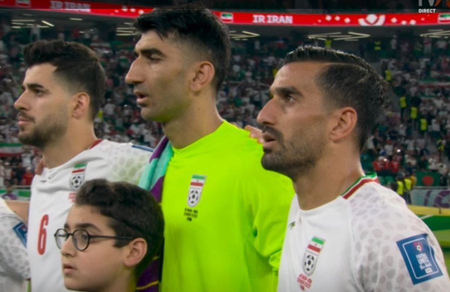 FOTO: Captură @TVR 2 Știm primele două „optimi” ale Mondialului! » Echipa GSP a transmis de la Iran - SUA, duel cu final dramatic: securitate sporită în stadion