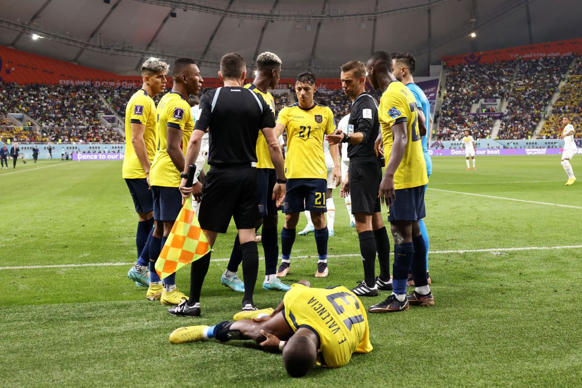 Prima grupă limpezită: Senegal se califică în „optimi” pentru a doua oară în istorie » Jurnaliștii GSP i-au filmat pe africani executând dansul bucuriei