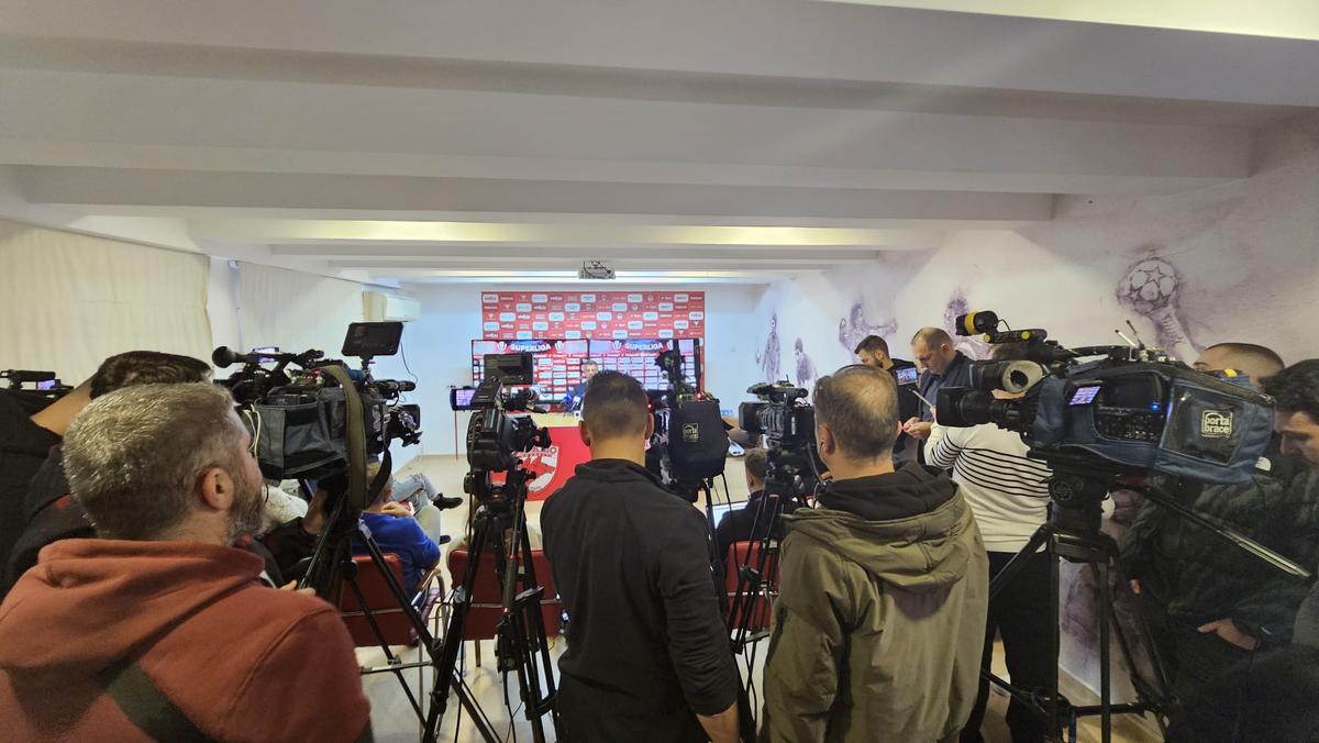 Ovidiu Burcă la conferința de adio de la Dinamo