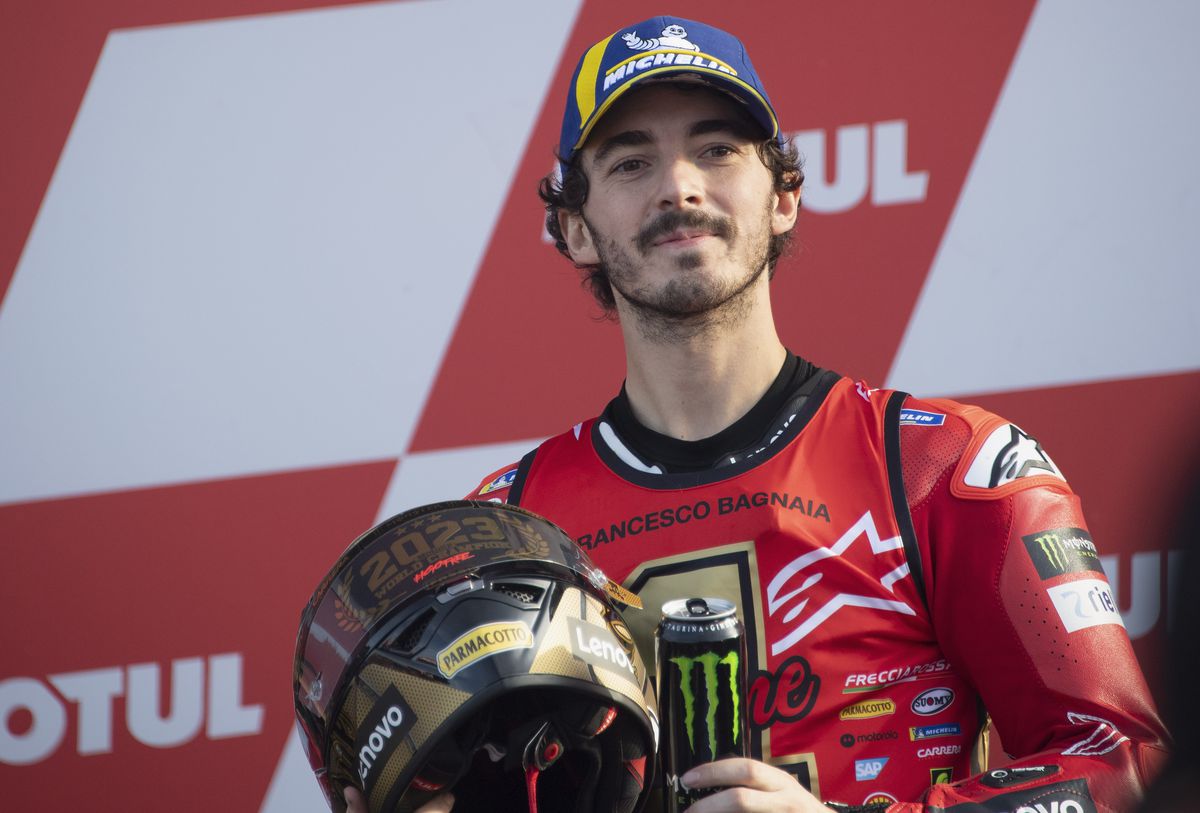 Cadou impresionant pentru campionul din MotoGP » I-ar face invidioși și pe jucătorii lui Real