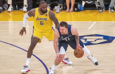 Tranzacție uriașă în NBA! Omul de afaceri vinde pachetul majoritar pentru două miliarde de dolari