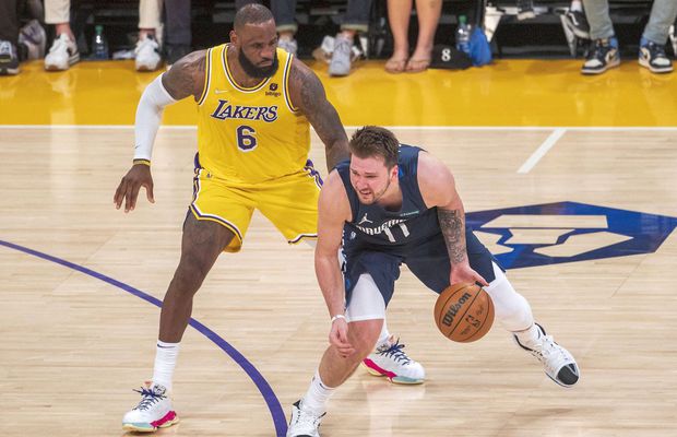 Tranzacție uriașă în NBA! Omul de afaceri vinde pachetul majoritar pentru două miliarde de dolari