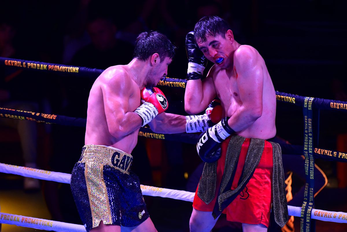 Ronald Gavril a câștigat centura WBF World » Și-a făcut KO adversarul în runda a 5-a