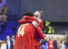 Andreea Popa, centrul naționalei României, prezentată la noua echipă din „Liga Florilor”