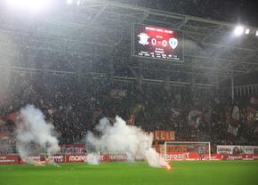 Derby și în tribune » Ironii și mesaje rasiste afișate de suporteri la Rapid - Petrolul