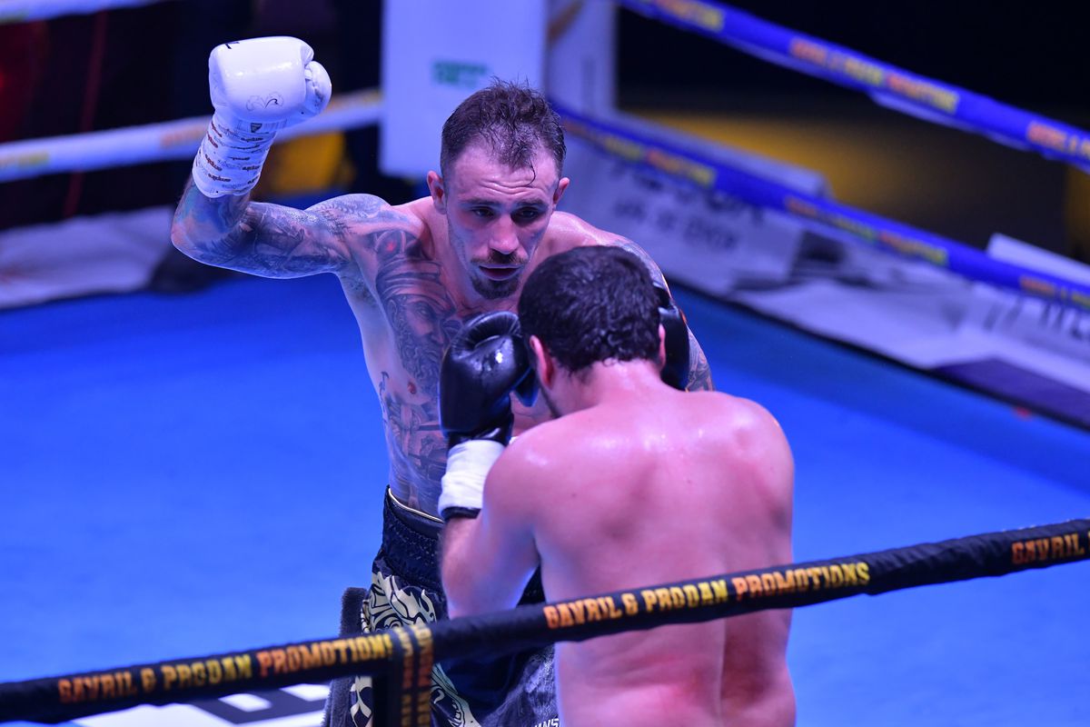 Ronald Gavril a câștigat centura WBF World » Și-a făcut KO adversarul în runda a 5-a