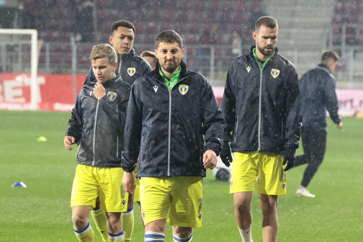 Rapid - Petrolul, înainte de meci