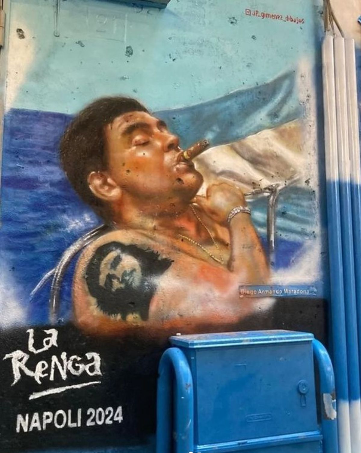 Portretul lui Diego Maradona pe un zid din Cartierul Spaniol în Napoli