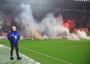 Asediu » Galeria Rapidului a venit cu arsenalul la stadion. Imaginile surprinse de GSP