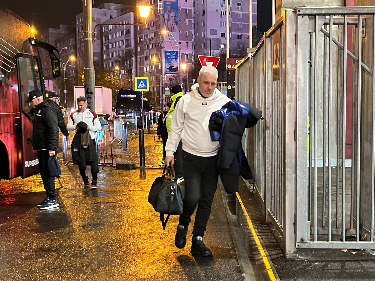 Rapid - Petrolul, sosire autocare