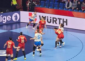România - Cehia, debutul la Campionatul European de handbal » Repriză groaznică a „tricolorelor”: rezultat dureros! Reporterii GSP transmit de la Debrecen