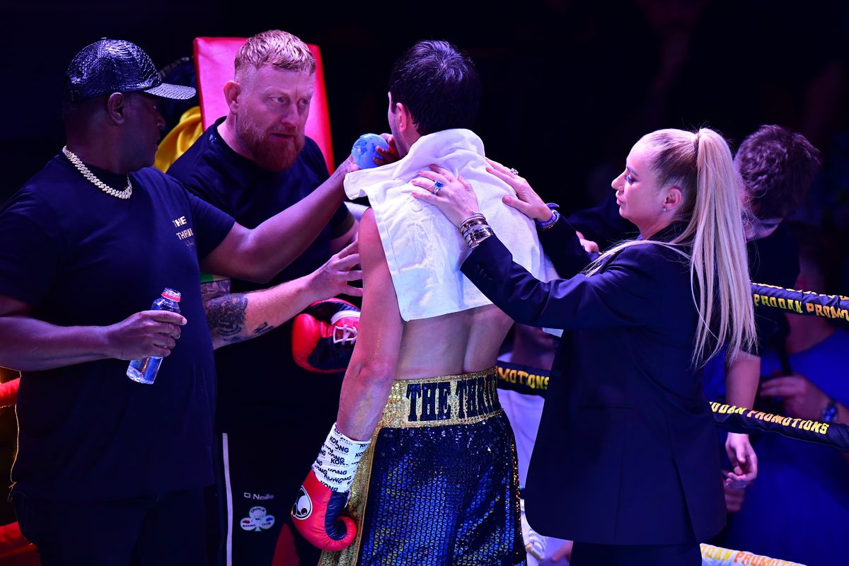 Ronald Gavril a câștigat centura WBF World » Și-a făcut KO adversarul în runda a 5-a