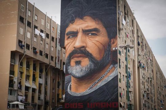 Pictură murală din Napoli, înfățindu-l pe Diego Armando Maradona
