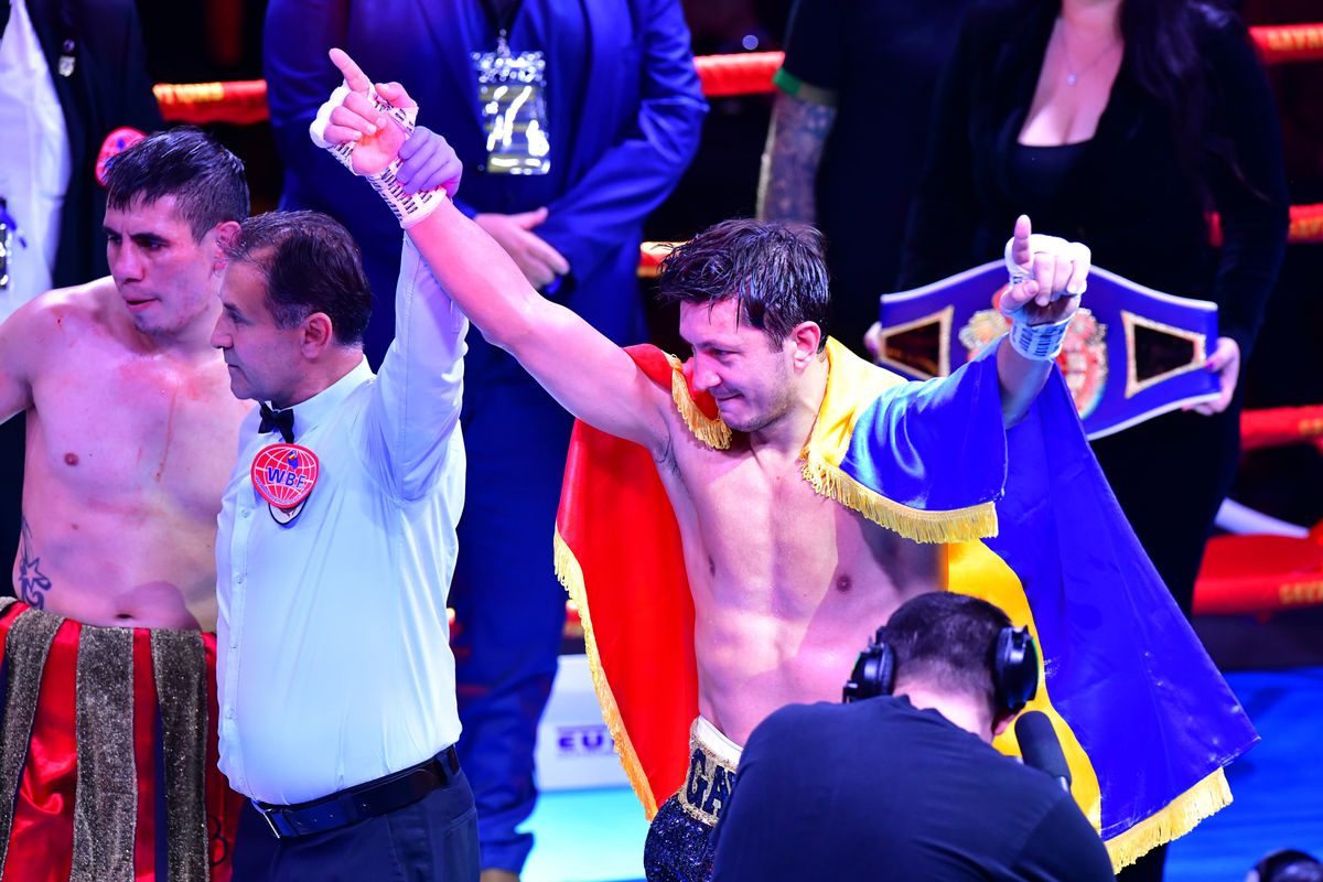 Ronald Gavril a câștigat centura WBF World » Și-a făcut KO adversarul în runda a 5-a