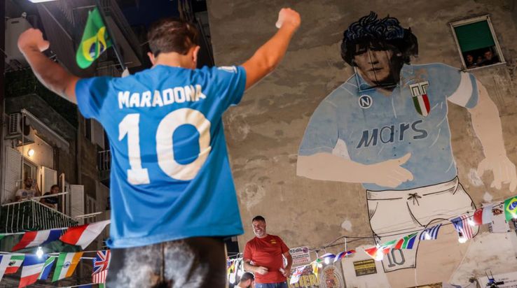 Pictura murală din Napoli înfățindu-l pe Diego Armando Maradona e al doilea cel mai vizitat turistic din Italia