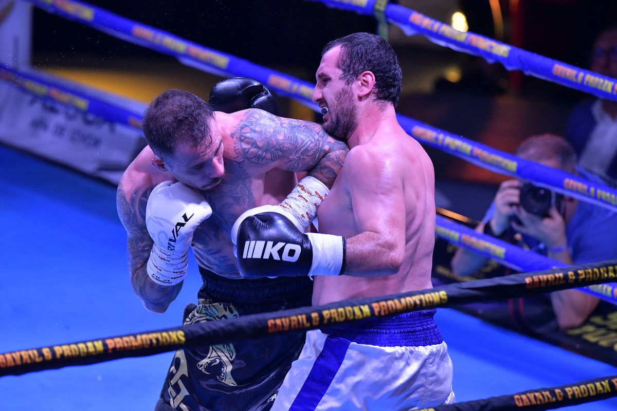 Ronald Gavril a câștigat centura WBF World » Și-a făcut KO adversarul în runda a 5-a