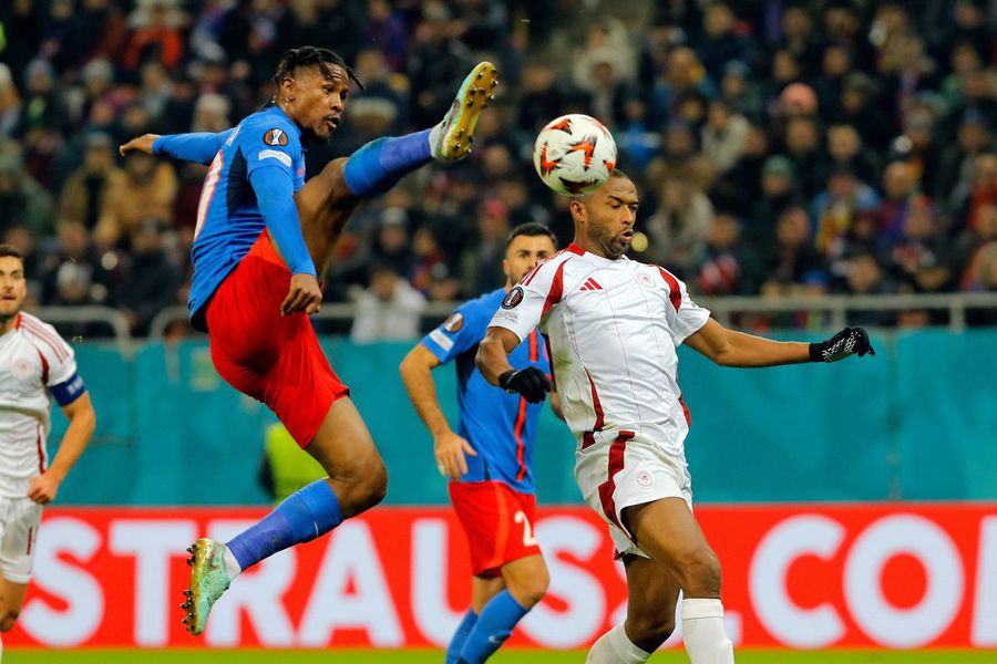 Siyabonga Ngezana // foto: Imago Images Jucătorul de la FCSB s-a declarat fan United înainte de meciul direct: „Doar la Manchester mă gândesc”