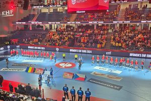 România - Cehia, debutul la Campionatul European de handbal feminin » Jucăm acasă la Debrecen: fanii „tricolori” domină atmosfera! Toate detaliile de la reporterii GSP