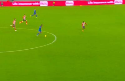 Golul sezonului în Premier League » Execuție superbă de la centrul terenului