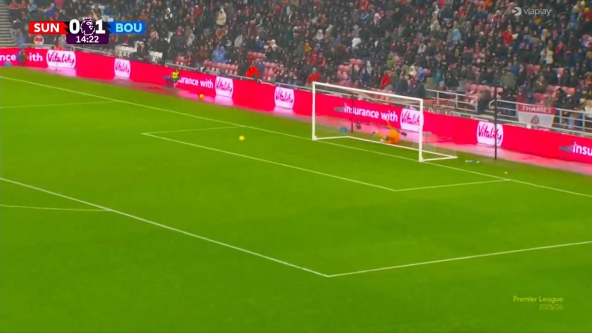 Golul sezonului în Premier League » Execuție superbă de la centrul terenului