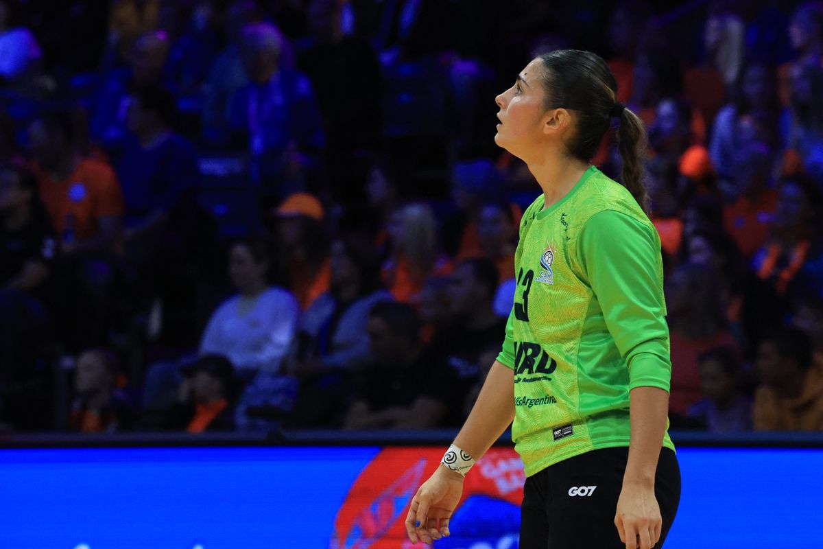 Valentina Menucci își trăiește visul la Rotterdam: „Merită orice sacrificiu!” » Imposibil de ingorat la meciul contra Olandei