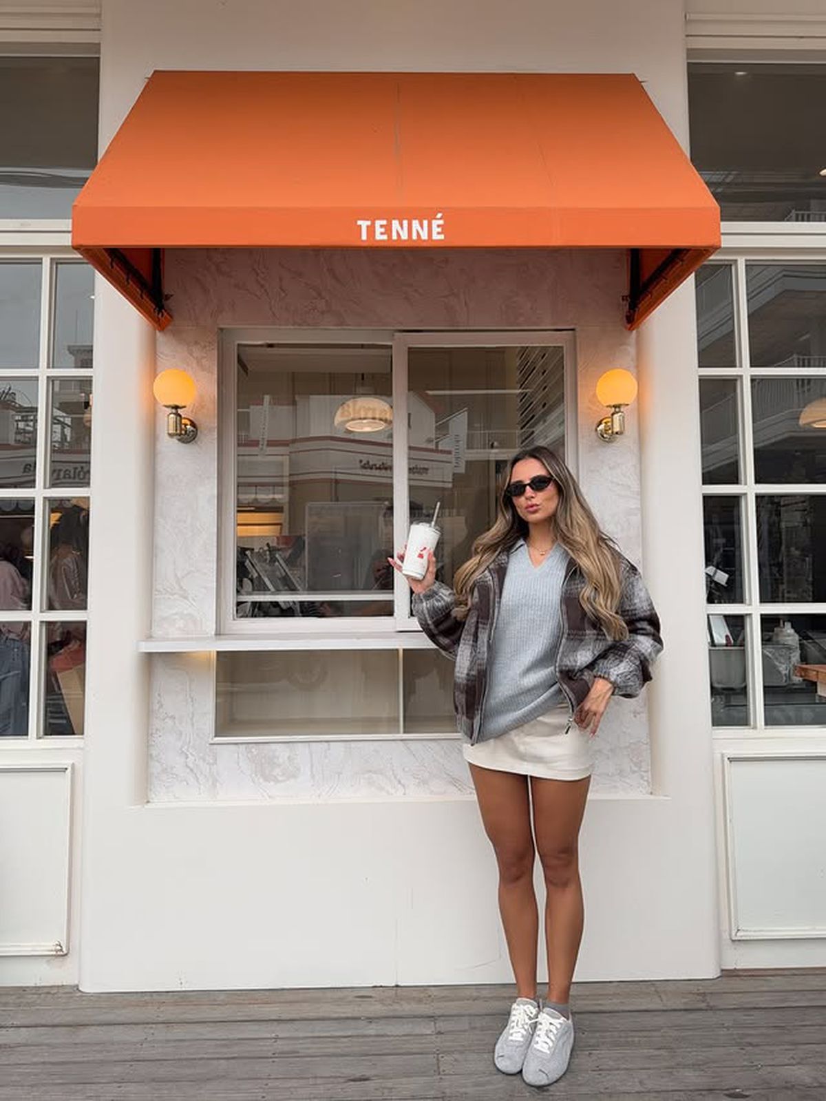 Fotbalistul de națională ascunde o relație cu vedeta de la Insula Iubirii: „Ea nu s-a putut abține”