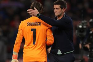 Cassano intervine în sprijinul lui Chivu: „Înnebunesc de-a dreptul!” » Ce transfer recomandă la Inter