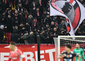 Rebranding cu scandal la Dinamo! Noua siglă a stârnit un val de reacții dure din partea fanilor: „O mizerie! Zici că e sânul Pamelei Anderson”