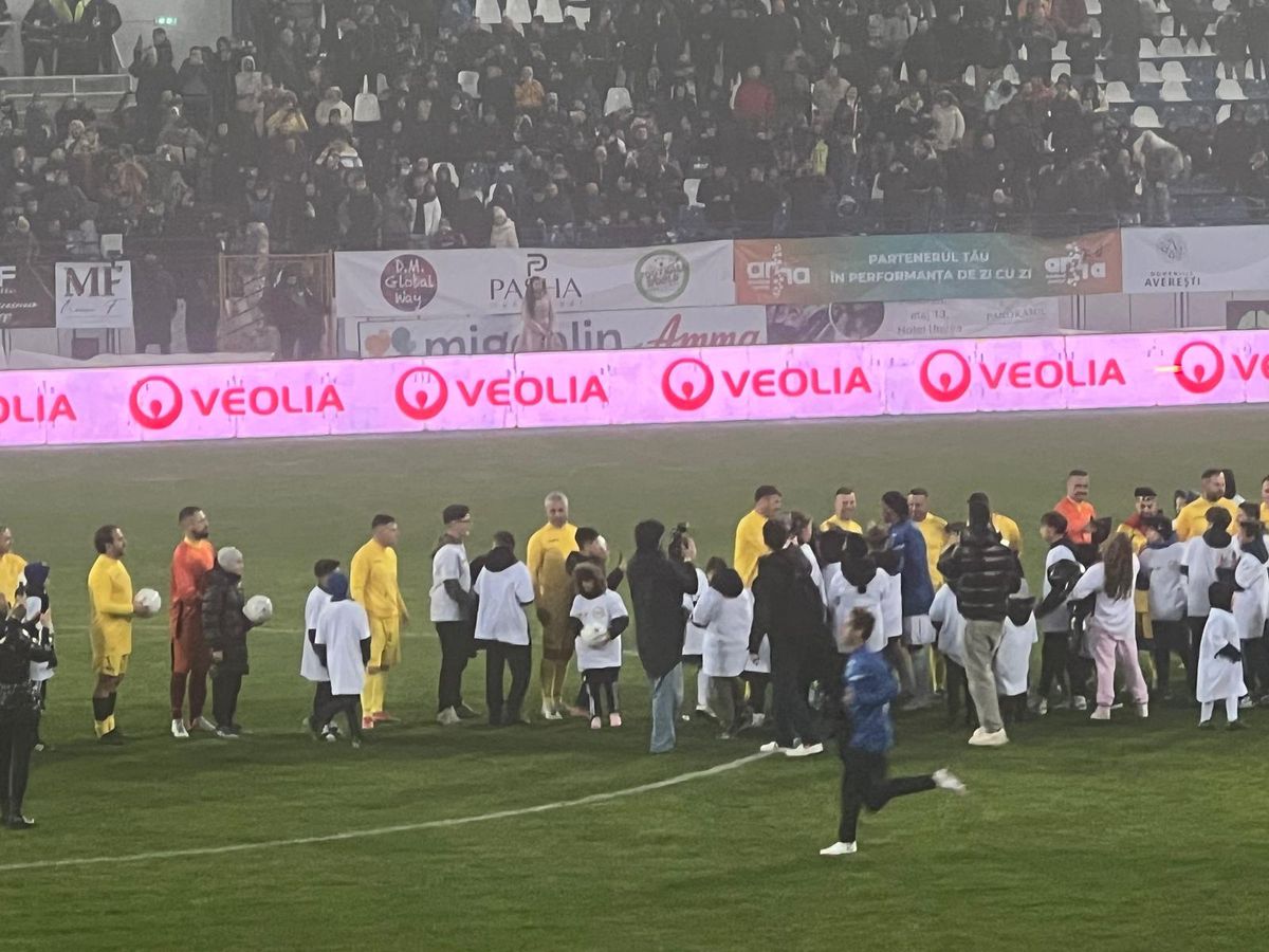 Vizita lui Ronaldinho la Iași, un eșec total: asistență redusă, iar organizarea a fost la pământ