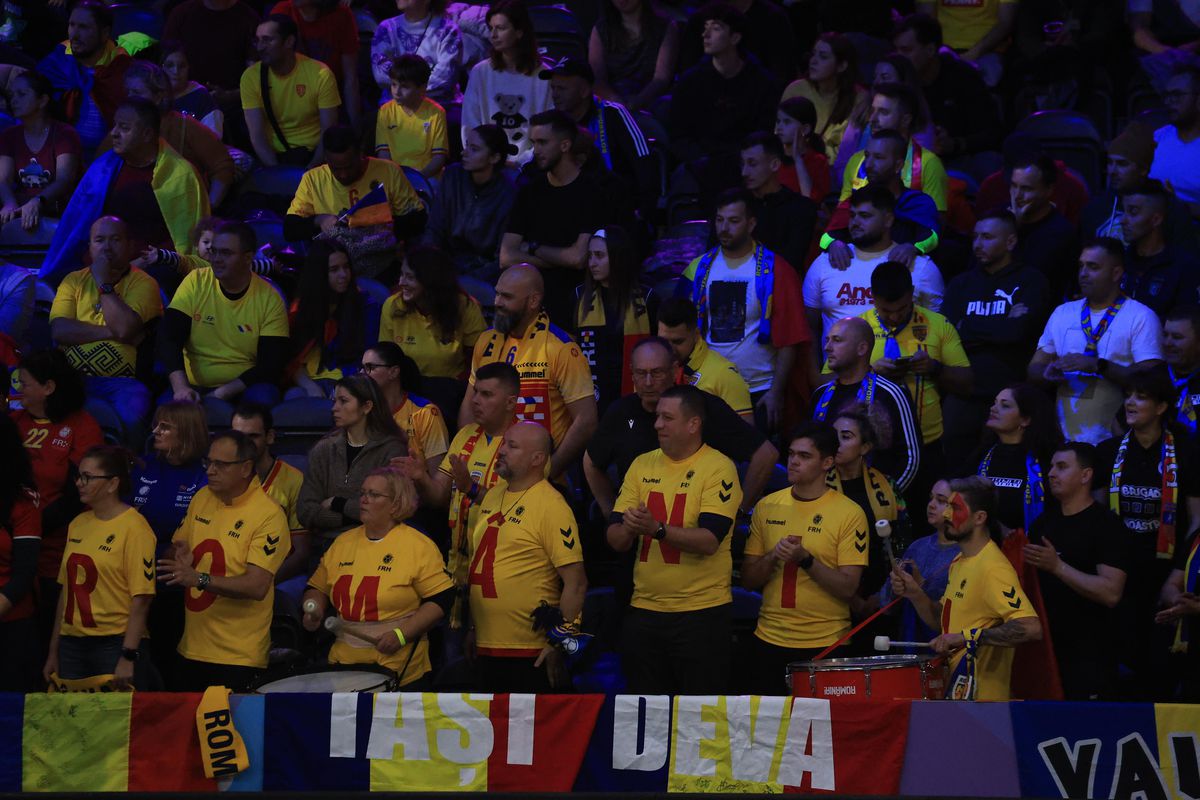 Gestul de la imn! Ce au făcut fanii români din Rotterdam Ahoy în momentul solemn dedicat rivalei Japonia