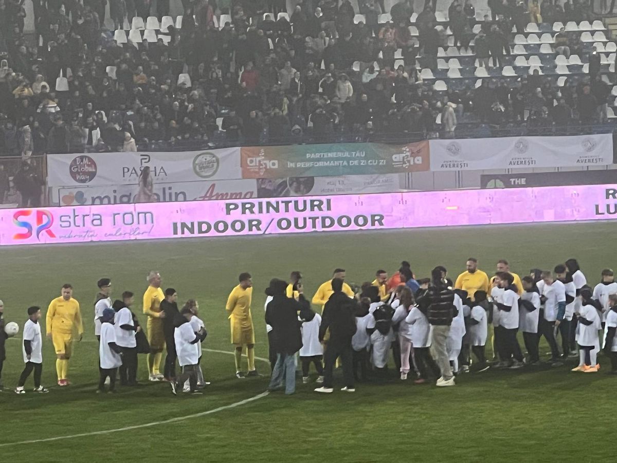 Vizita lui Ronaldinho la Iași, un eșec total: asistență redusă, iar organizarea a fost la pământ