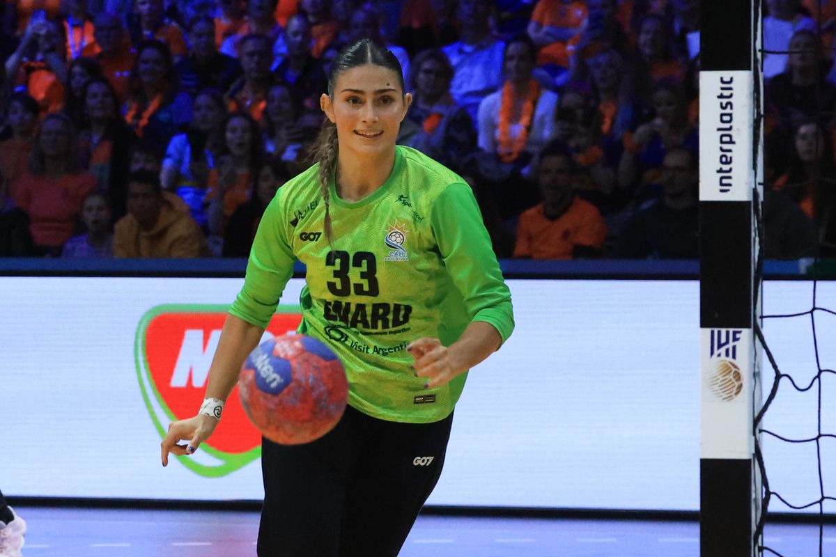 Valentina Menucci își trăiește visul la Rotterdam: „Merită orice sacrificiu!” » Imposibil de ingorat la meciul contra Olandei