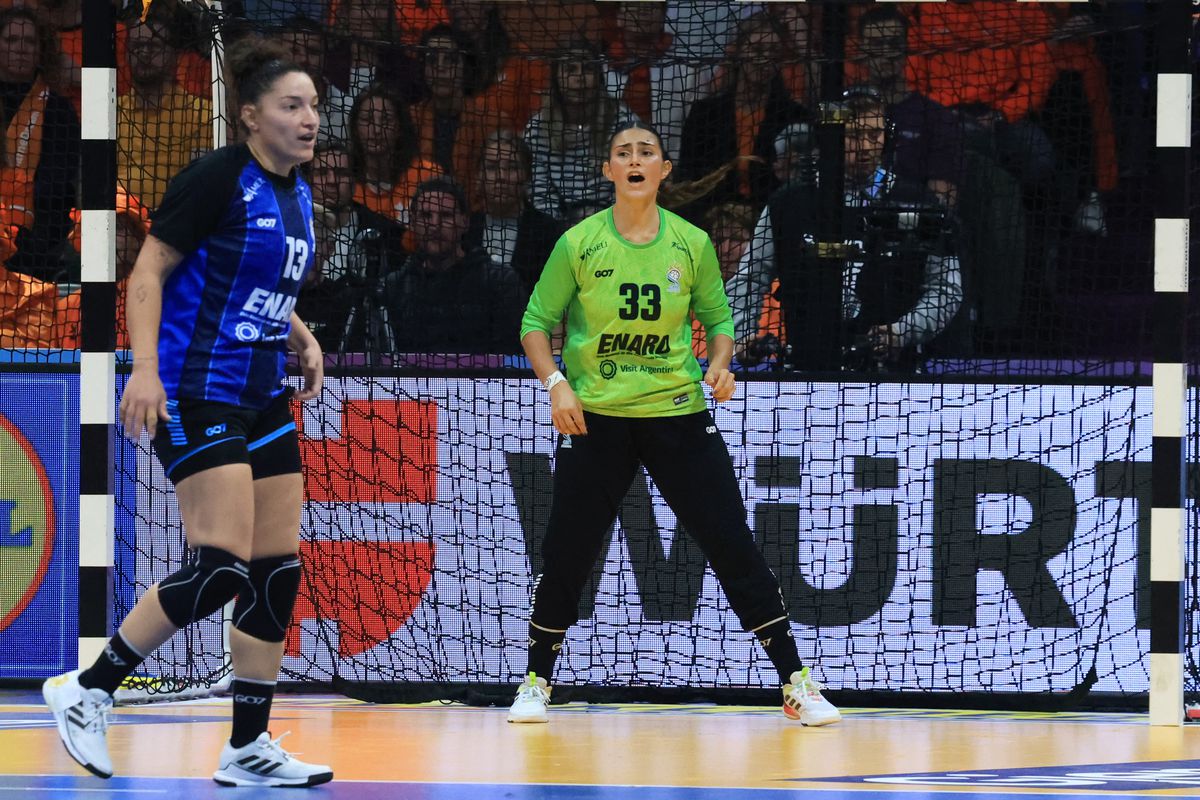 Valentina Menucci își trăiește visul la Rotterdam: „Merită orice sacrificiu!” » Imposibil de ingorat la meciul contra Olandei