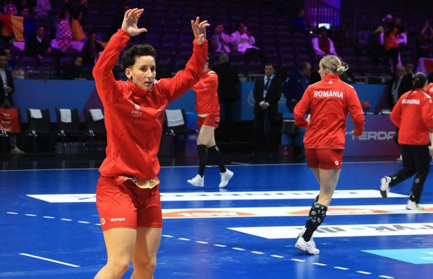 „Talismanul” primit de Cristina Laslo din partea fanilor români, înainte de startul Mondialului: „Căpitane, ia-l! E al vostru”