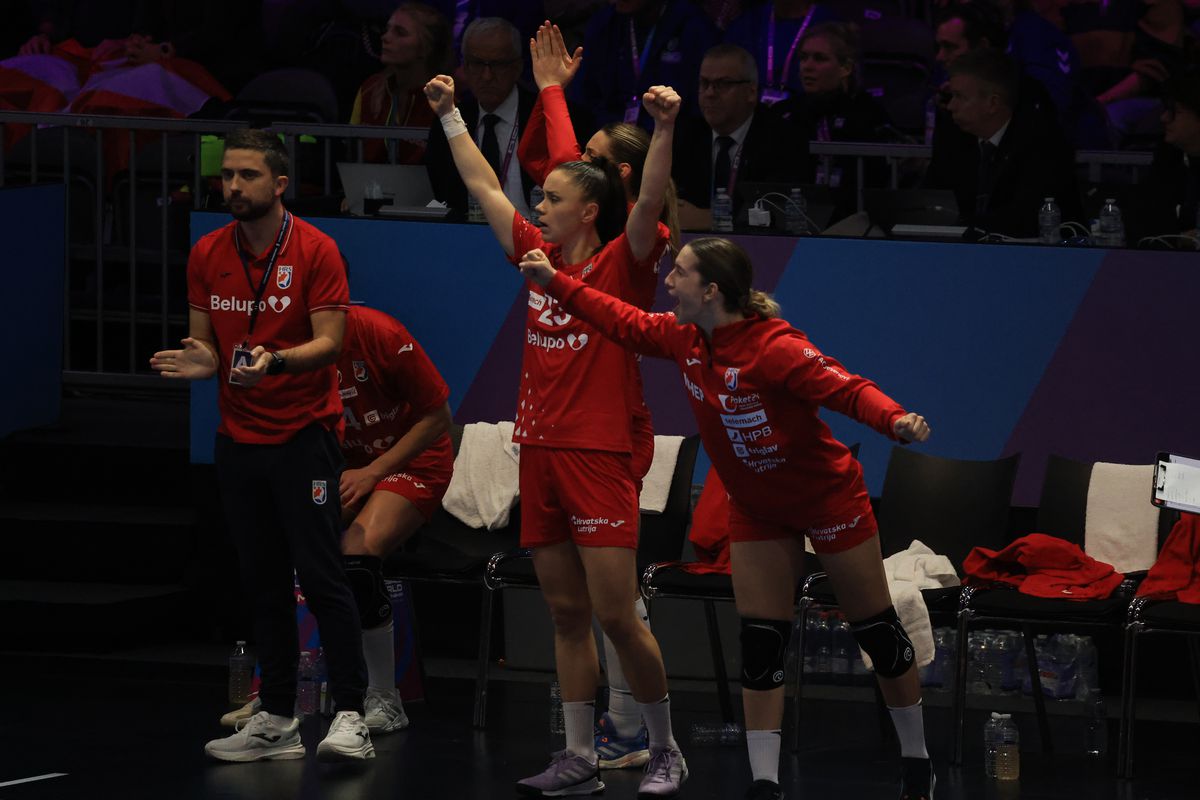 Imagini de la meciul Danemarca - Croaţia