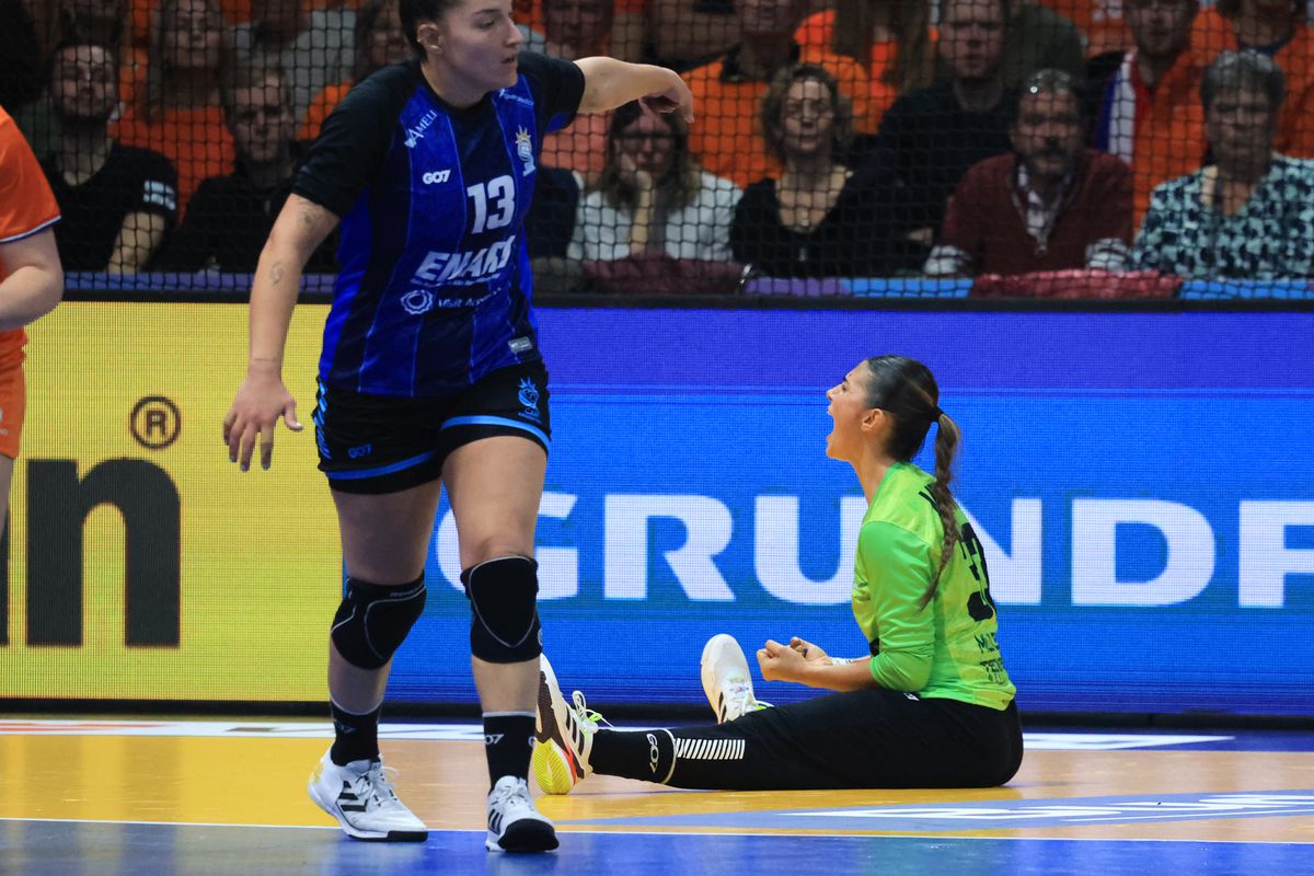 Valentina Menucci își trăiește visul la Rotterdam: „Merită orice sacrificiu!” » Imposibil de ingorat la meciul contra Olandei