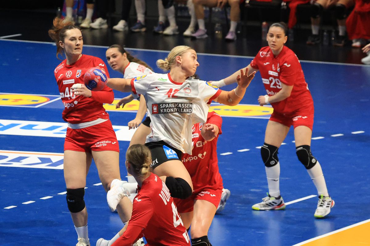 Danemarca, demonstrație de forță înaintea derby-ului de „sferturi” cu România » Clasamentul grupei A la CM de handbal feminin