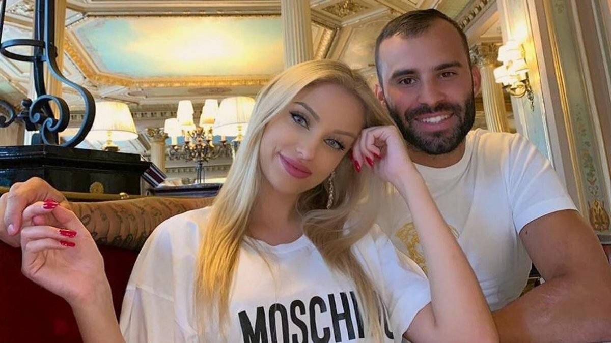 FOTO La 26 de ani, Jese Rodriguez e la al patrulea copil cu trei femei diferite! „Barbie de Barcelona” l-a cucerit definitiv