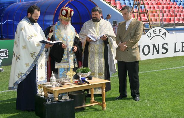 Mănăstirea FCSB » Ce vrea să mai facă Gigi Becali în cantonamentul din Berceni, după ce a ridicat o biserică