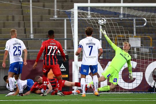 Craiova dorește să aducă un goalkeeper în această iarnă, iar ținta principală e un suedez care a debutat și în echipa națională și care, la doar 23 de ani, e cotat deja la un milion de euro, Isak Pettersson.