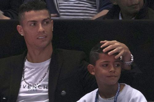 Cristiano Ronaldo (35 de ani), starul lui Juventus, a vorbit despre relația cu fiul lui cel mare, Cristiano Jr., care la 10 ani evoluează deja la juniorii campioanei din Serie A.