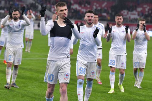 Mihai Stoica, managerul general de la FCSB, anunță ca Alex Maxim, un portar de 14 ani, se va pregăti cu prima echipă a roș-albaștrilor în această iarnă.